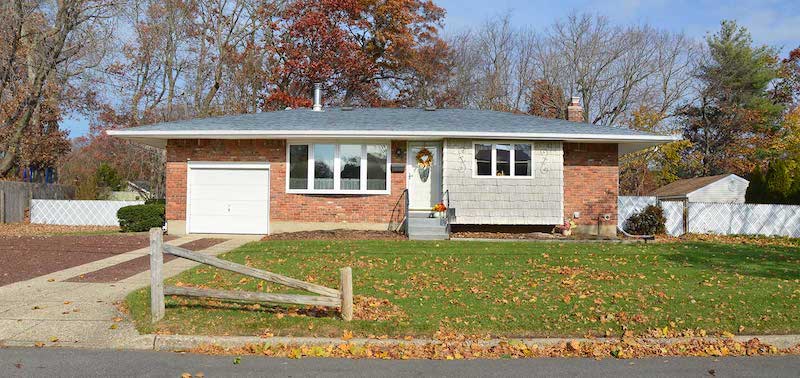 suburban ranch rambler house