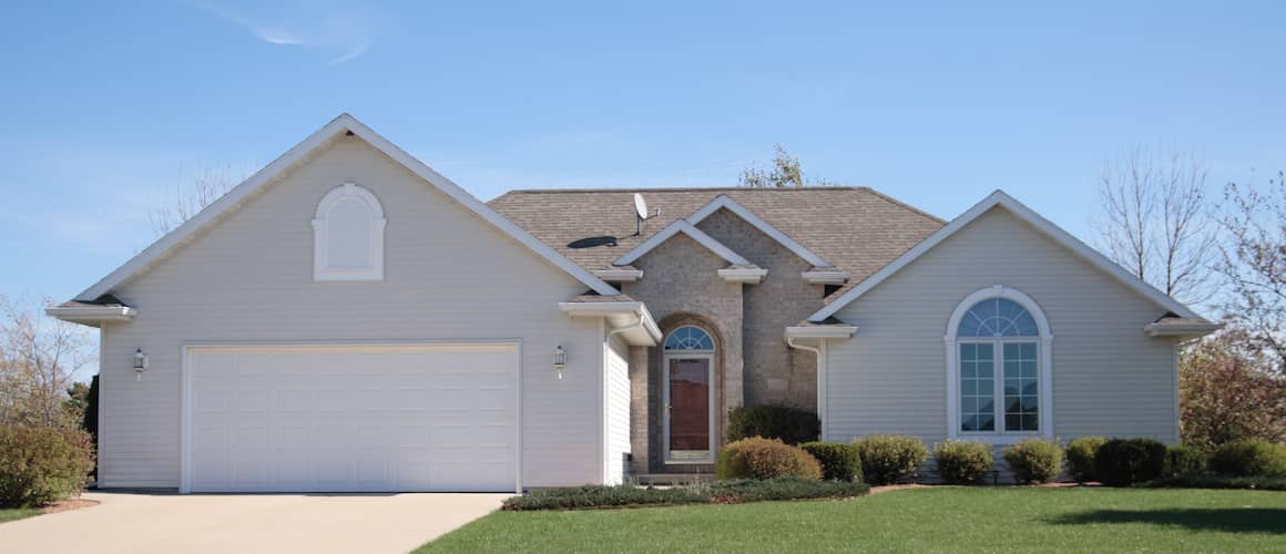 White Ranch with White Bricks