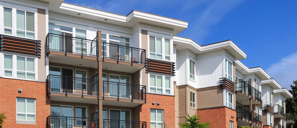 What is the difference between condo and apartment? Decide on the